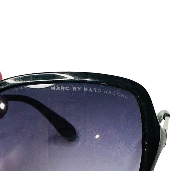 Marc by Marc Jacobs Womens Sunglasses Square Frame Full Black Rim with Case - Picture 9 of 9
